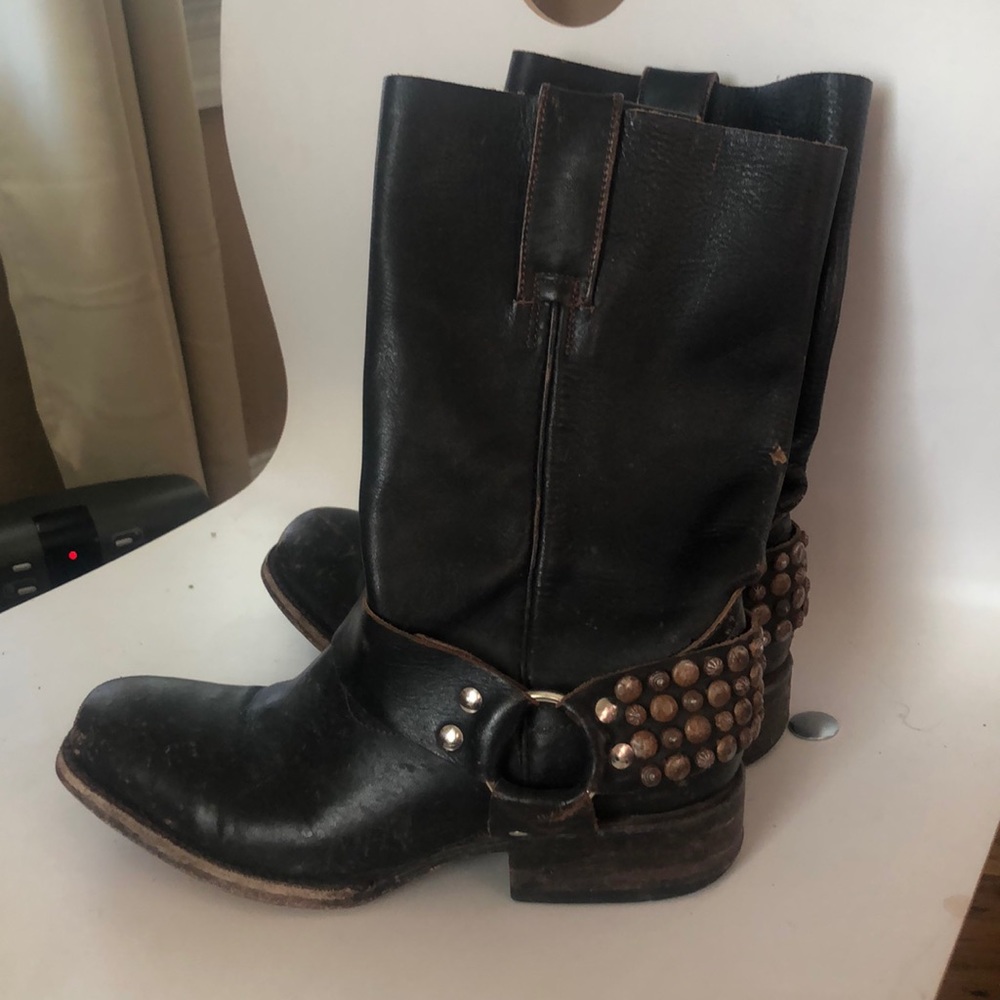 Free bird boots
